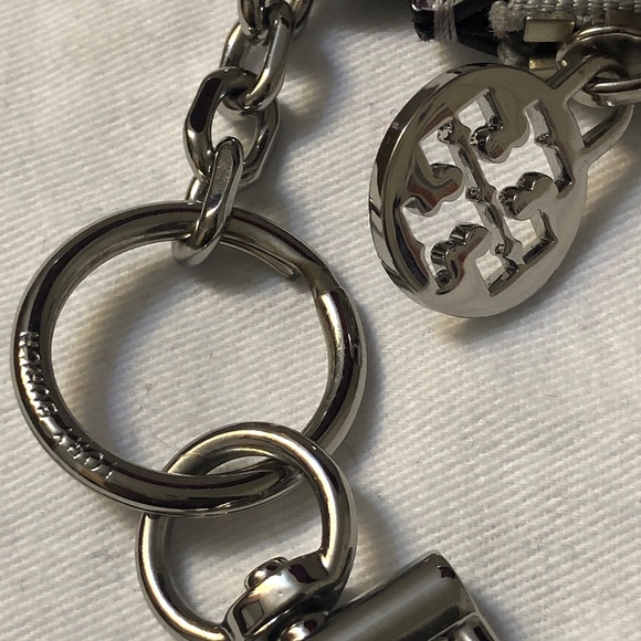 Tory Burch “R” coin/key case! Never used! - Picture 5 of 10